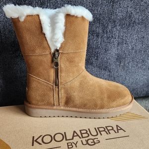 Koolaburra by ugg womens Aribel short fur boot size 9